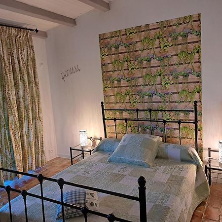 Lou Pin Dou Papet Bed & Breakfast Roquevaire Exterior photo